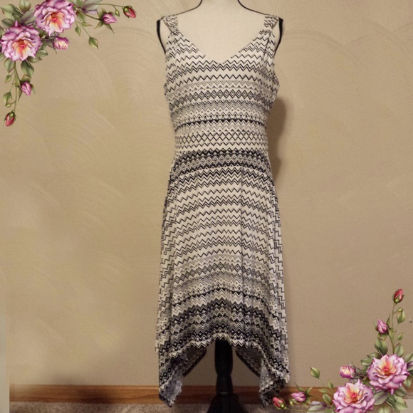 Halo Dresses & Skirts - 🌺 2/25$Geometric dress.
